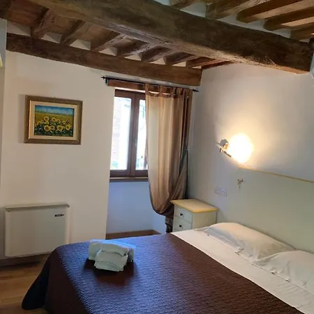 Residenza Via Dante 3*