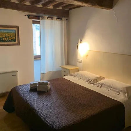 Residenza Via Dante بيت ضيافة غوبيو