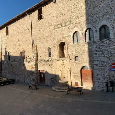 بيت ضيافة Residenza Via Dante غوبيو