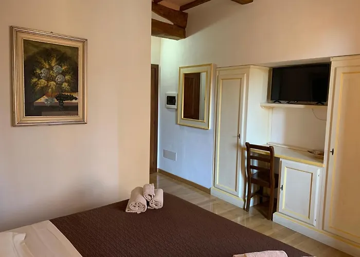 Residenza Via Dante גוביו