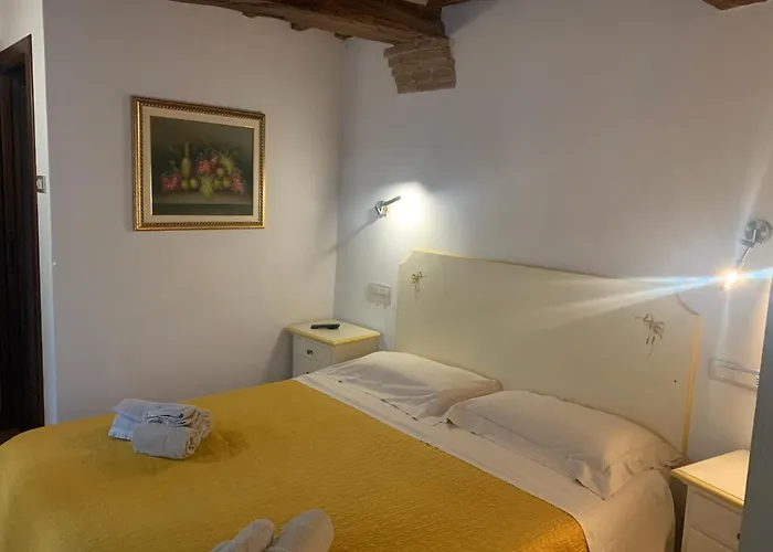 Residenza Via Dante בית הארחה גוביו